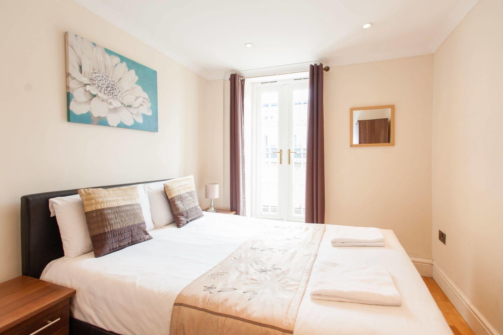 London Serviced Apartments ภายนอก รูปภาพ